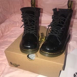 •Unisex Black Dr. Martens/ SIZE 11 toddlers. •Worn once, comes with box.